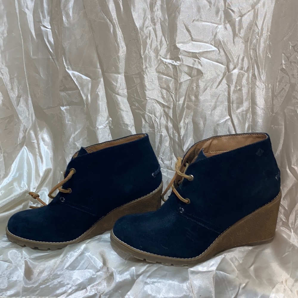 7.5 Sperry Top-Sider healed booties pumps wedges Navy Blue BRAND NEW CONDITION